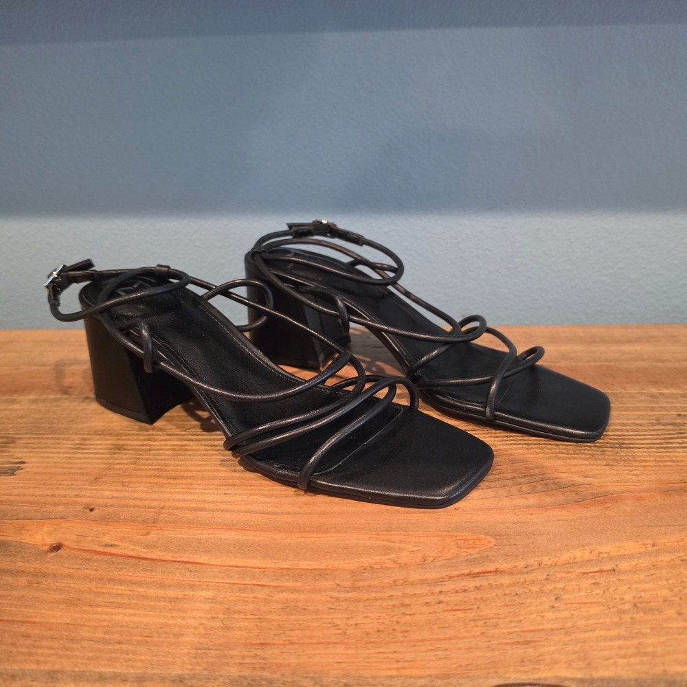 Marc Fisher Womens Nayora Sandals Black Leather Strappy Block Heel 8.5M